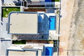 014 2022 373 zadar luxury villa first row to the sea for sale