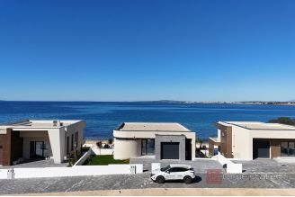 014 2022 373 zadar luxury villa first row to the sea for sale