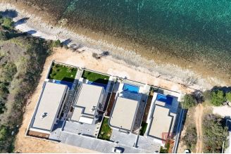 014 2022 373 zadar luxury villa first row to the sea for sale