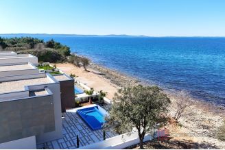 014 2022 373 zadar luxury villa first row to the sea for sale