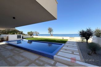 014 2022 373 zadar luxury villa first row to the sea for sale