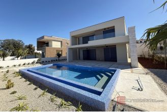 014 2022 373 zadar luxury villa first row to the sea for sale