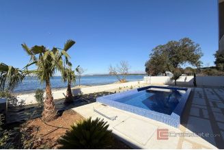 014 2022 373 zadar luxury villa first row to the sea for sale