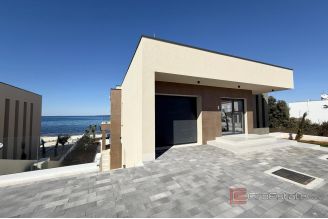014 2022 373 zadar luxury villa first row to the sea for sale
