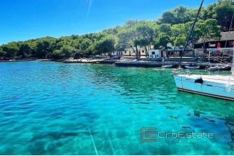 007 2022 375 dugi otok business property first row to the sea for sale
