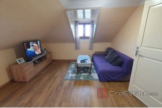 006 2030 64 Split city centre three bedroom apartment for sale