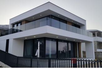 013 2018 240 Pag newly built villa first row to the sea for sale
