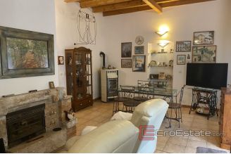 012 2037 52 Solta three story house for sale