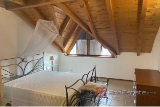 012 2037 52 Solta three story house for sale