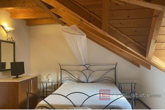 012 2037 52 Solta three story house for sale