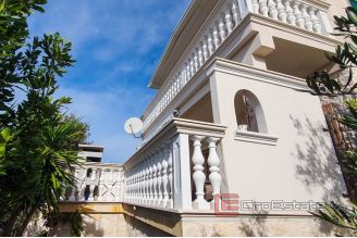 008 2037 53 Rogoznica two story house with a sea view for sale