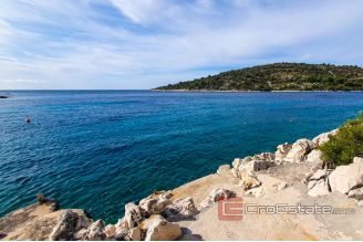 008 2037 53 Rogoznica two story house with a sea view for sale