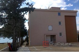 09 2029 18 apartments pag