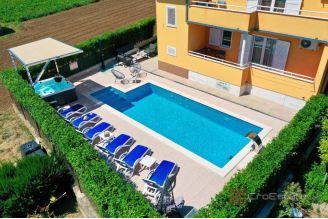 016 2036 84 Kastela villa with swimming pool for sale