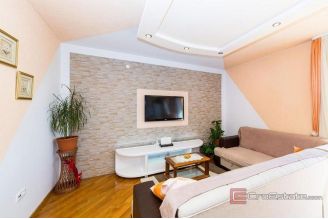 016 2036 84 Kastela villa with swimming pool for sale