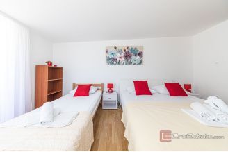 016 2036 84 Kastela villa with swimming pool for sale