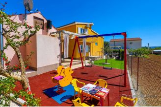 016 2036 84 Kastela villa with swimming pool for sale