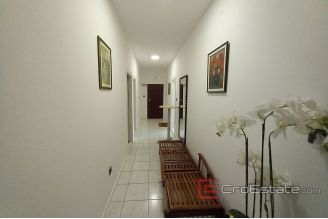 009 2031 98 Kastela three bedroom apartment with a sea view for sale