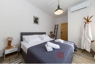 020 2018 243 Pasman stone house with pool with pool first row to the sea for sale