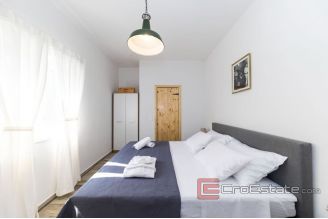 020 2018 243 Pasman stone house with pool with pool first row to the sea for sale