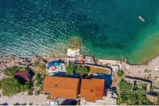 020 2018 244 Zadar house with private access to the beach for sale