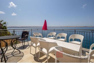 020 2018 244 Zadar house with private access to the beach for sale