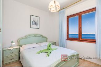 020 2018 244 Zadar house with private access to the beach for sale