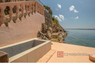 020 2018 244 Zadar house with private access to the beach for sale