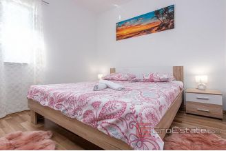 008 2037 56 Zadar house with a pool and a sea view for sale