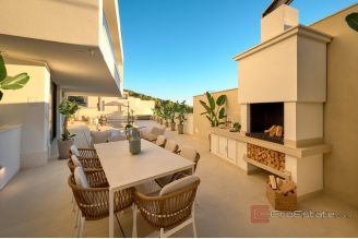 020 2035 132 Trogir luxury villa with a sea view sale