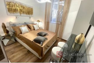 016 2038 70 Split centre luxury three bedroom apartment for sale