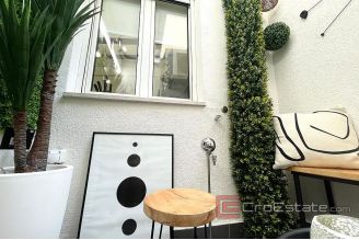 016 2038 70 Split centre luxury three bedroom apartment for sale