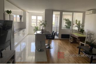 011 2037 43 Split modern two bedroom apartment for sale