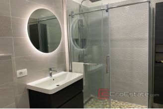 011 2037 43 Split modern two bedroom apartment for sale