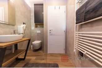020 2031 99 Ciovo apartment with pool for sale