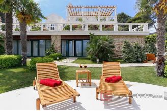 018 2026 103 Ciovo unique villa first row to the sea for sale