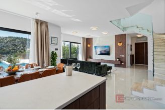 025 2022 385 rogoznica villa with pool and sea view for sale
