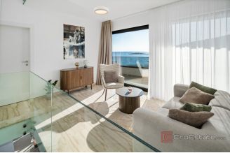 025 2022 385 rogoznica villa with pool and sea view for sale
