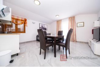 020 3456 30 island ciovo house with swimming pool for sale