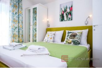 020 3456 30 island ciovo house with swimming pool for sale