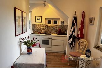 010 2031 101 Drvenik stone house with a sea view for sale