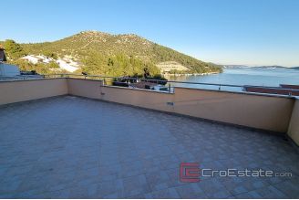 015 2041 68 Marina house with a sea view for sale