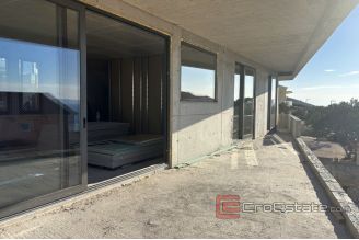 010 2035 135 island Ciovo Luxurious penthouse with an open sea view for sale