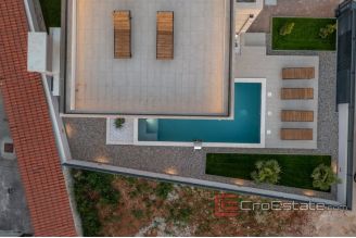019 2018 245 Zadar newly built villa with a sea view for sale