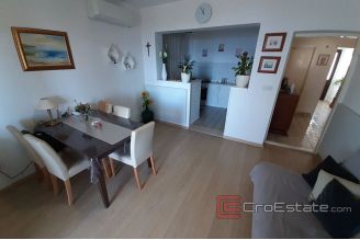 009 2016 588 Hvar spacious apartment with an open sea view for sale