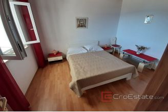 009 2016 588 Hvar spacious apartment with an open sea view for sale