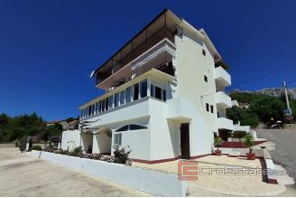 009 2016 588 Hvar spacious apartment with an open sea view for sale