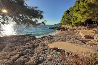 007 2016 589 Hvar Building land for sale