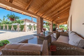 011 2043 95 Zadar stone house with pool for sale