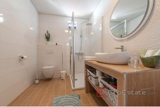 011 2043 95 Zadar stone house with pool for sale